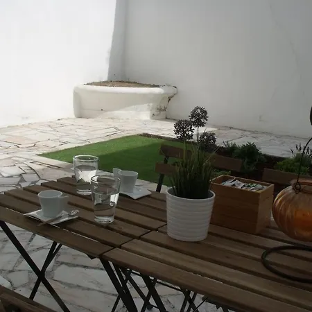 Downtown With Courtyard And Garden Lejlighed *